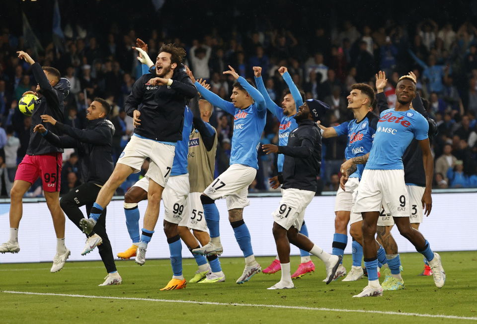 西媒：欧洲没球队愿满足维尼修斯薪资要求，和沙特没正式协议（西媒：欧洲俱乐部无人愿匹配维尼修斯薪水，尚未与沙特达成正式协议）