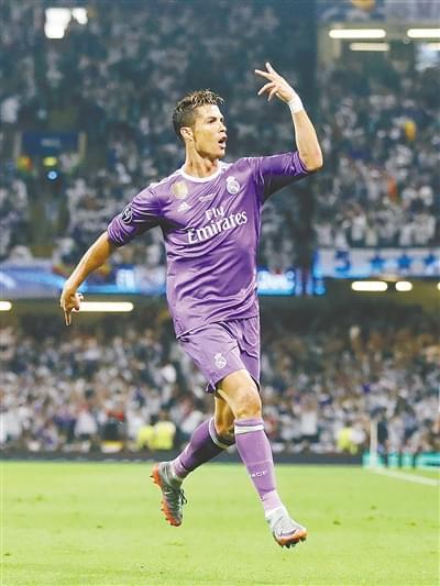 邮报：至少12家俱乐部想租梅努，但球员仍优先考虑那不勒斯（邮报：12支球队欲租借梅努，球员仍将那不勒斯作为首选）