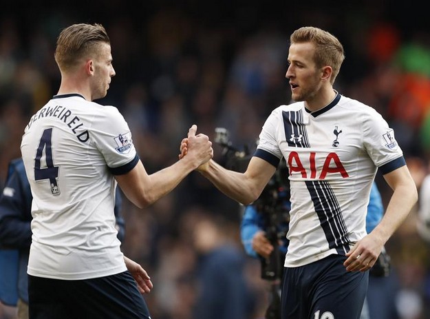 足球俱乐部财务与引援策略分析（足球俱乐部财务运作与转会策略研究）