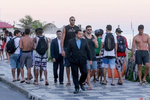 努诺：下半场我们掌控了比赛，甚至有机会从曼联主场带走三分（努诺：下半场我们主宰比赛，几乎从曼联主场带走三分）