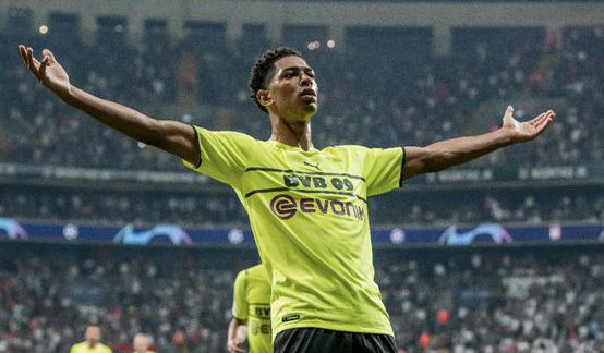 字母哥内线统治 雄鹿延续连胜（阿德托昆博制霸禁区 雄鹿再添连胜）