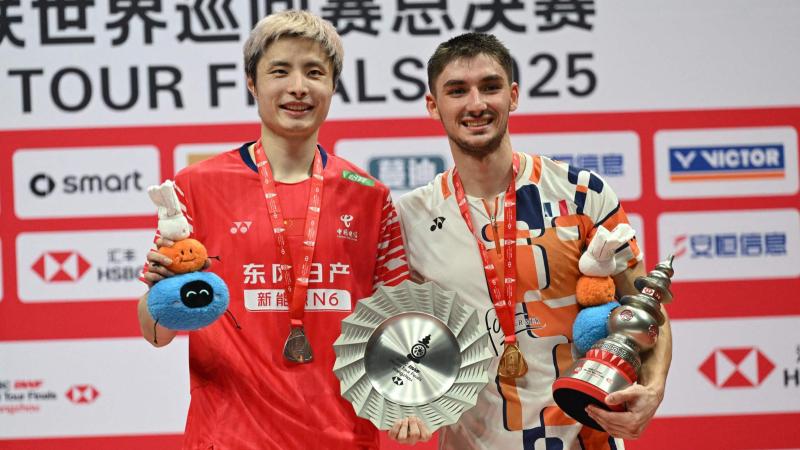 国足U22官方阵型图：继续442平行站位，蒯纪闻朱鹏宇双前锋（U22国足官宣阵型：继续442平行站位，蒯纪闻、朱鹏宇搭档双前锋）