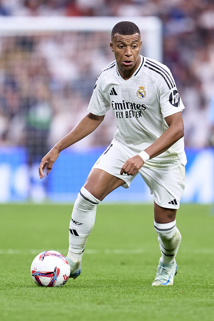 颜骏凌：武磊赛前对球队做了动员，我们争冠经验丰富没有包袱（颜骏凌：武磊赛前鼓劲全队，我们争冠经验十足、轻装上阵）