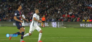 篮球篮网球迷为球队送上支持横幅