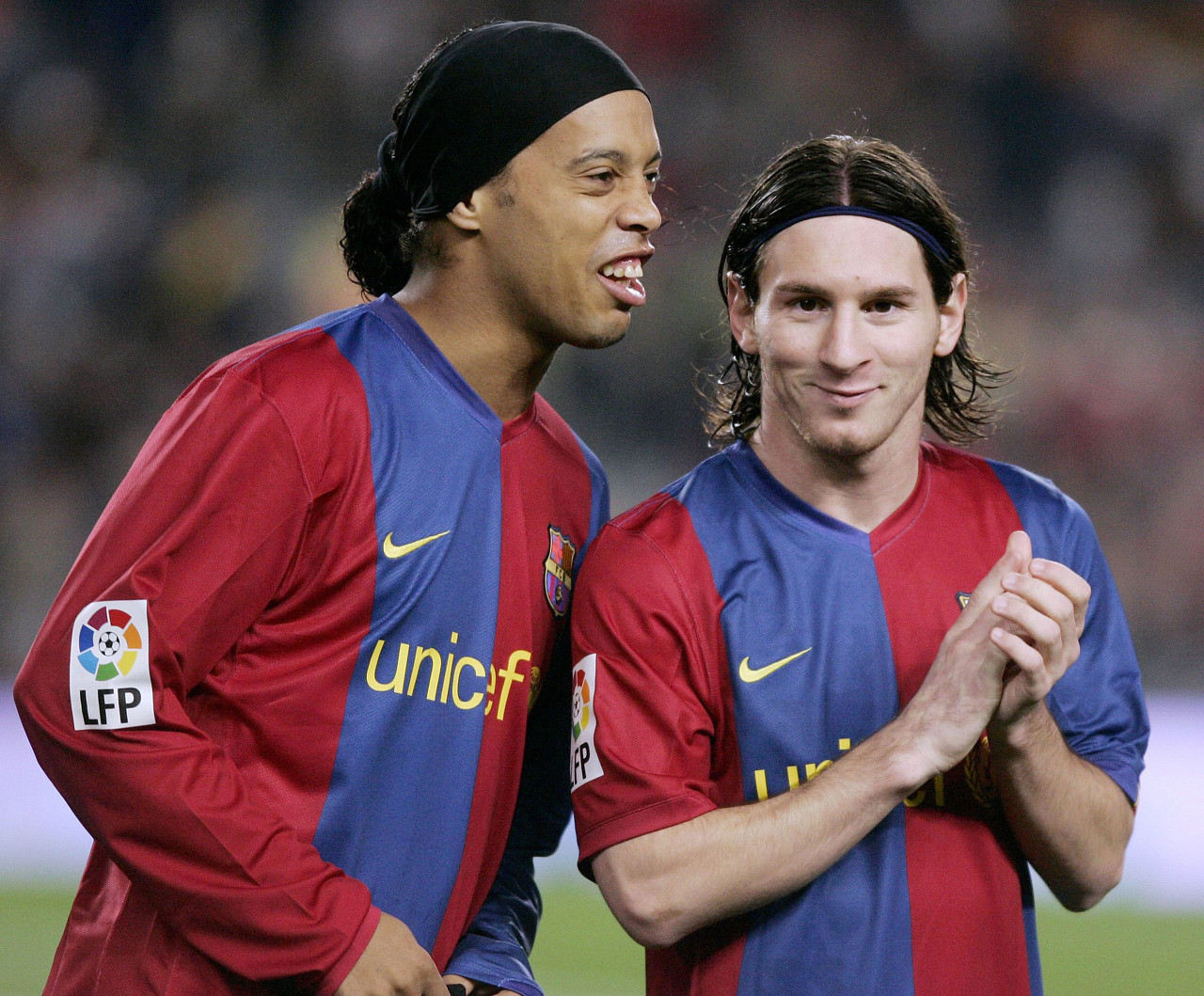 半场战报：奥萨苏纳1-0皇家社会，卡泰纳破门（半场：奥萨苏纳1-0领先皇家社会，卡泰纳建功）