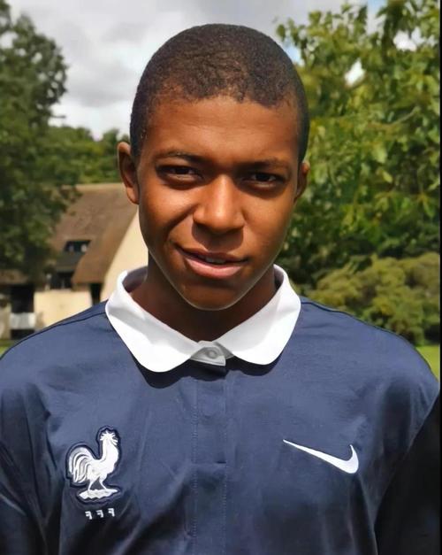 拉门斯：最引以为豪的是我左右脚很均衡，对手很难高位压迫我（拉门斯：双足均衡是我最大优势，对手难以高位逼抢）