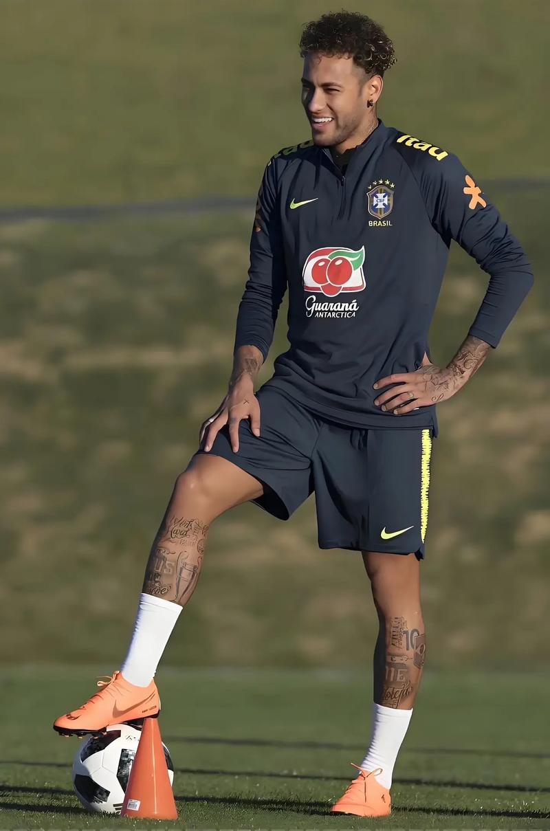 意大利vs挪威：雷特吉PK哈兰德；洛卡特利、弗拉泰西首发（意大利对阵挪威：雷特吉对飙哈兰德，洛卡特利与弗拉泰西先发）