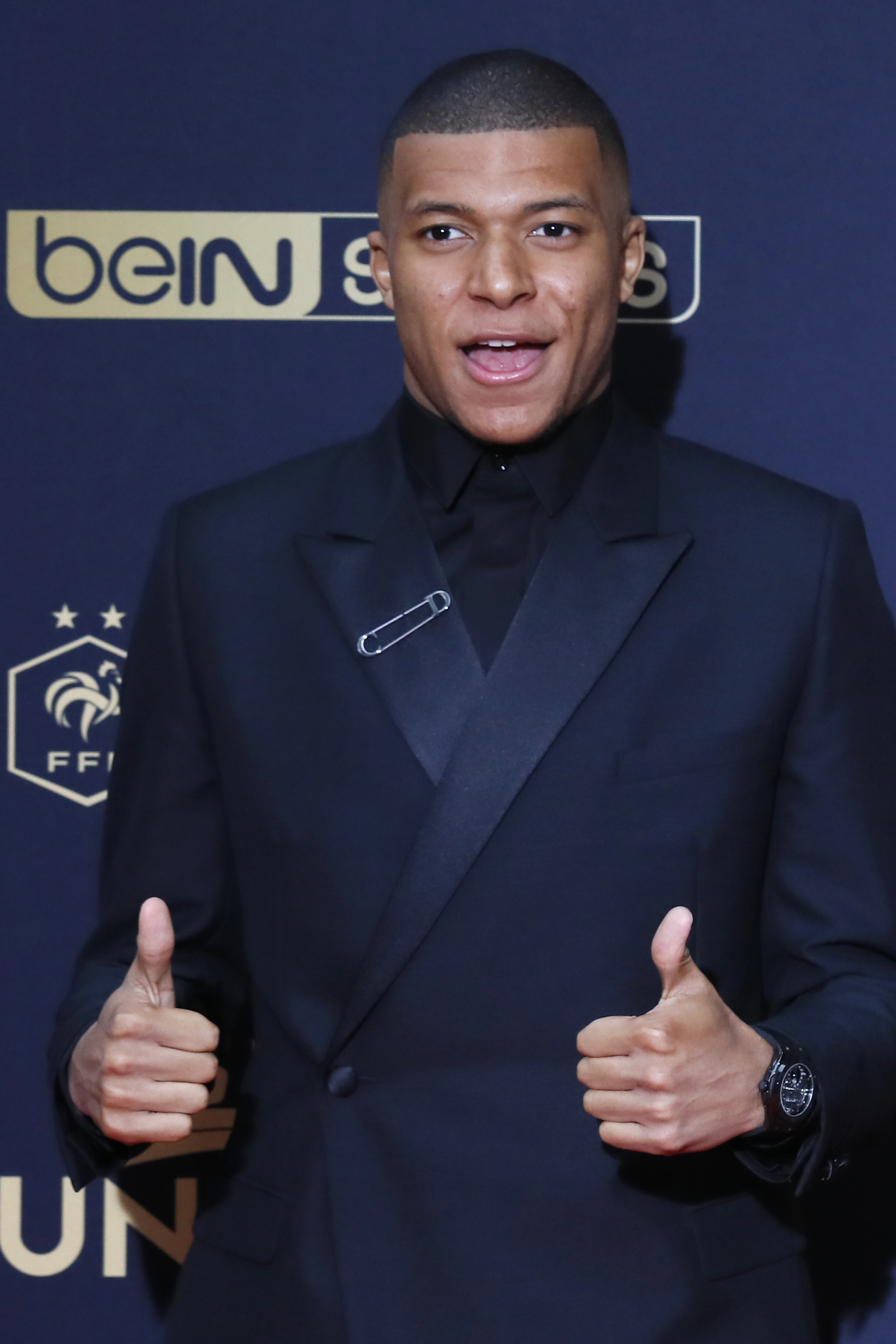 意甲：维罗纳VS亚特兰大,足球推荐内附比赛解析扫盘预测（意甲 ｜ 维罗纳VS亚特兰大： 赛前解析与盘口走势推荐）