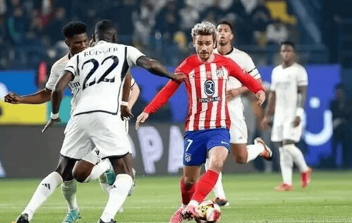 周琦晒与赵睿&翟晓川&方硕合照：又是一年新赛季